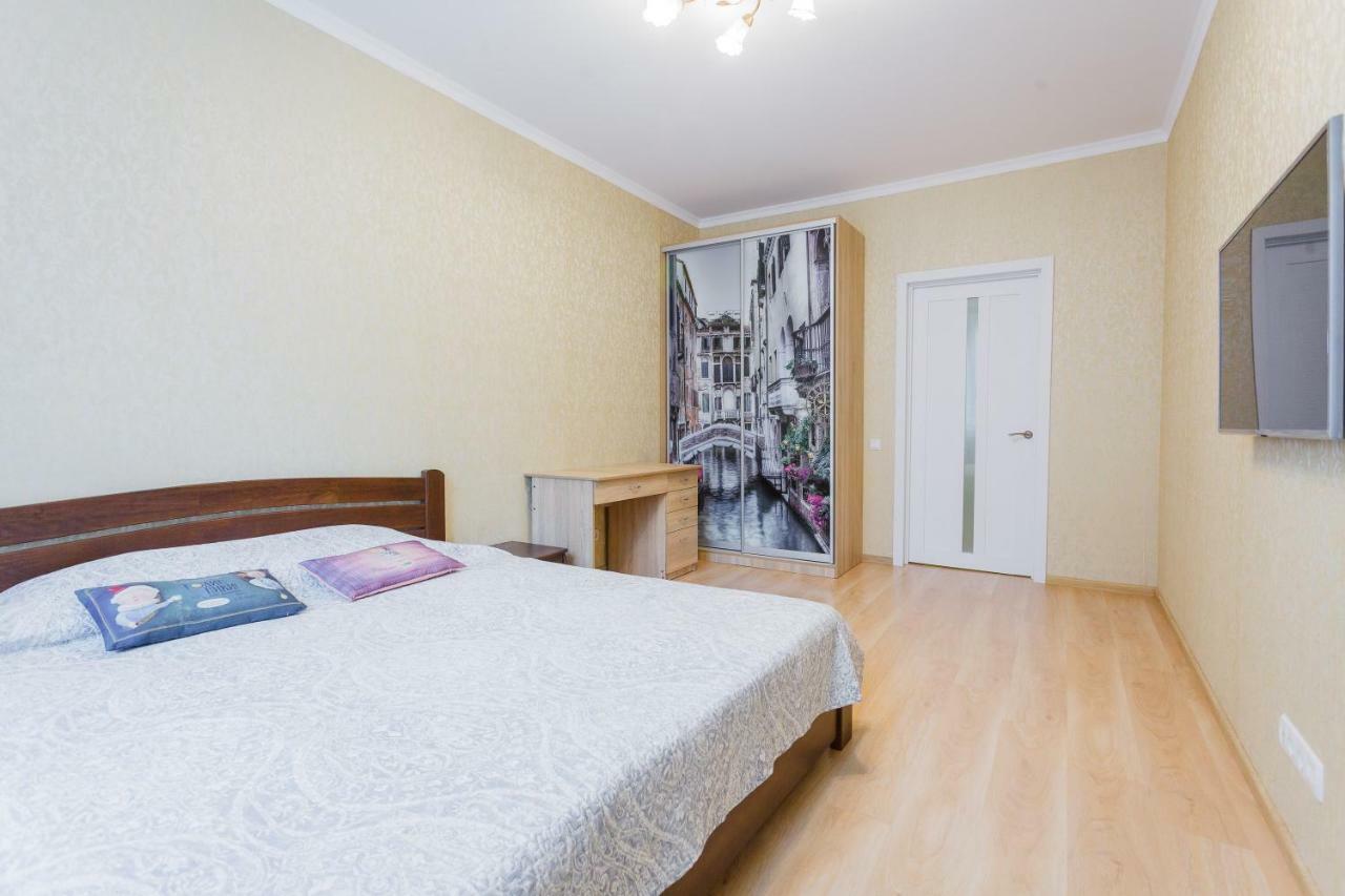 Business Class Apartment At Lomonosova Kiev Bagian luar foto