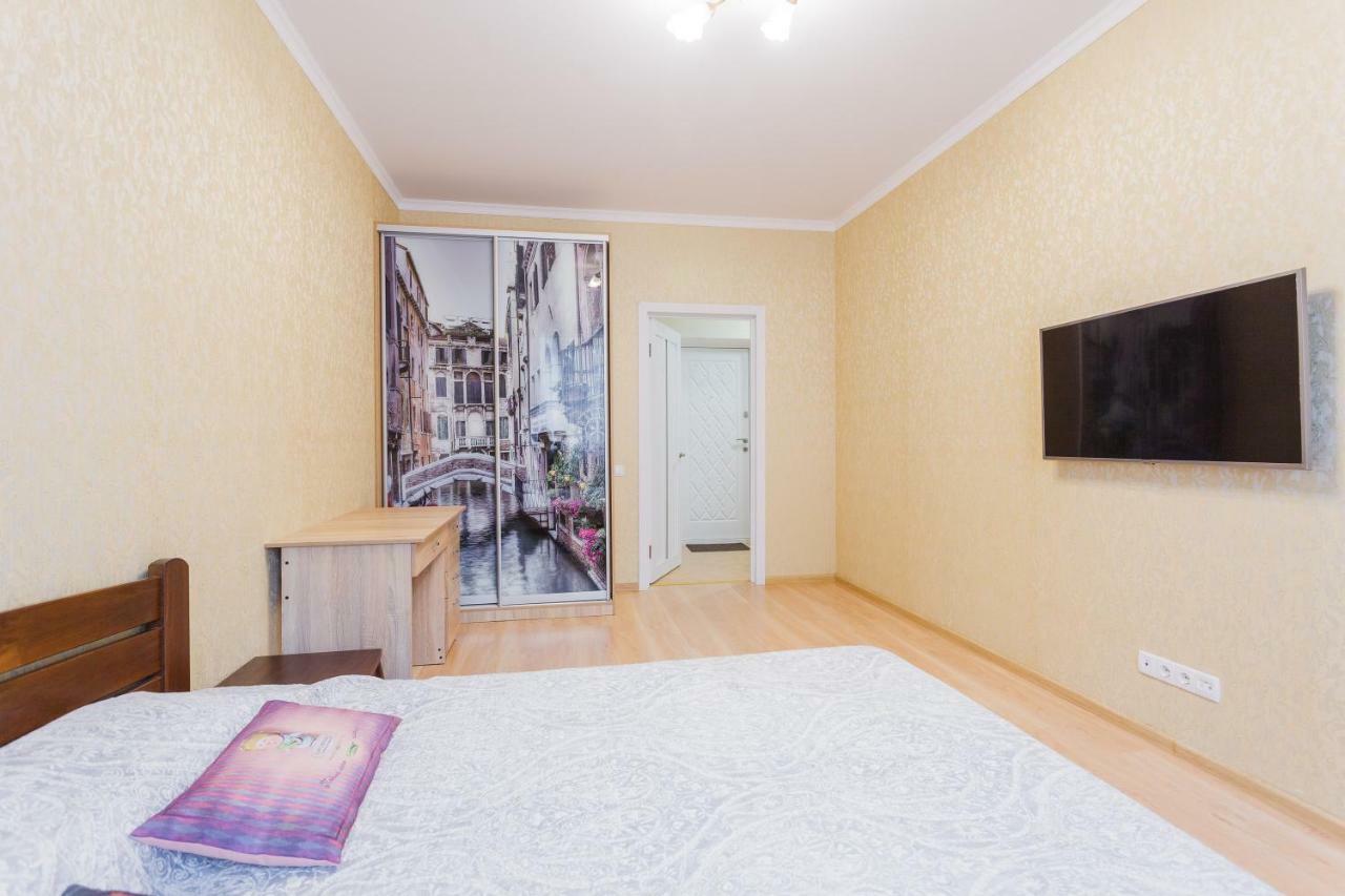 Business Class Apartment At Lomonosova Kiev Bagian luar foto